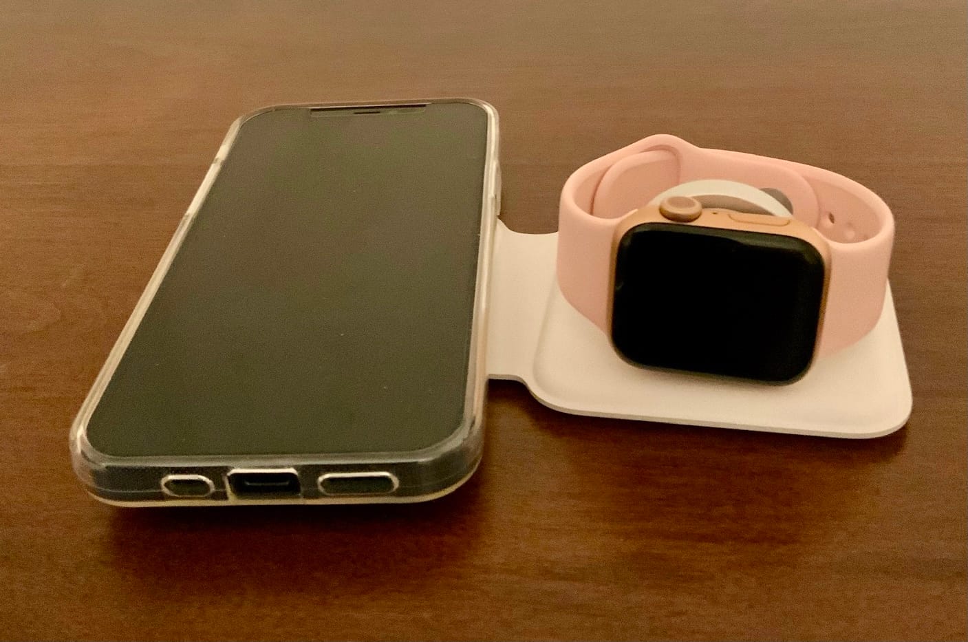 Apple MagSafe Duo - Wireless Charger with Fast Charging Capability, Type C Wall Charger, Compatible with iPhone, AirPods and Watch customer photo 1