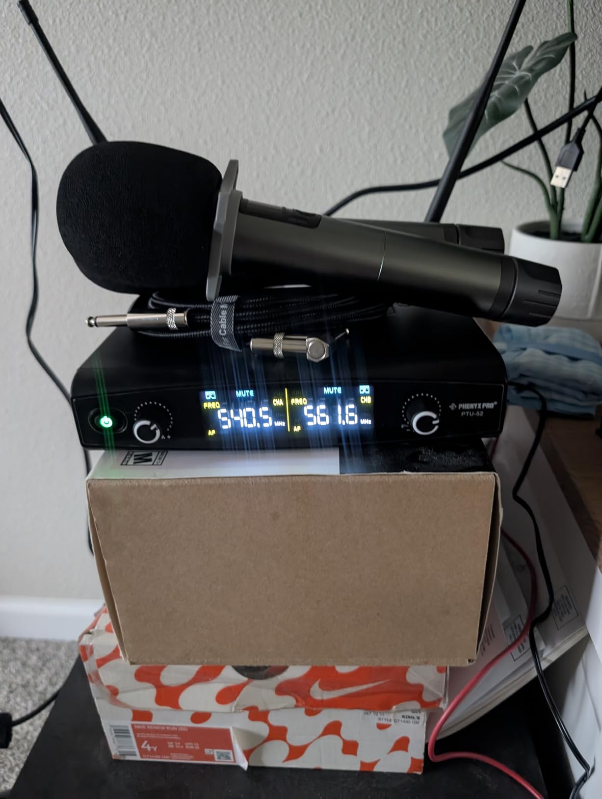 Phenyx Pro Dual UHF Tunable Frequency Wireless Microphone System PTU-52-2H | 2 Metal Mics, 2 x 30 Frequencies, 200 ft Range, Live Vocals, Karaoke, Church Services, Singing, Wedding, DJ Events customer photo 2