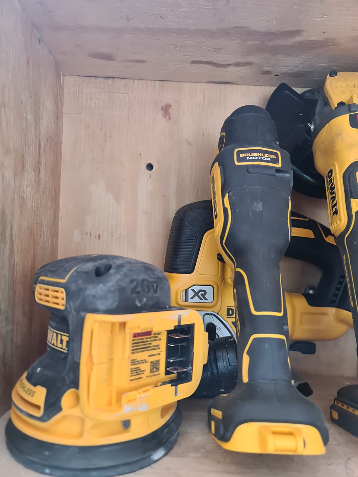 DEWALT 20V MAX Power Tool Combo Kit, Cordless Woodworking 3-Tool Set with 5ah Battery and Charger (DCK300P1) customer photo 2
