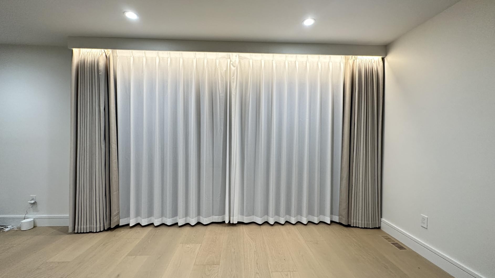 Quoya QL600 Motorized Smart Electric Curtain Track with Remote - Hidden Brackets, Automatic Curtain Opener, Compatible with Alexa, Google Home & Siri, up to 9.8 ft / 118 in customer photo 2
