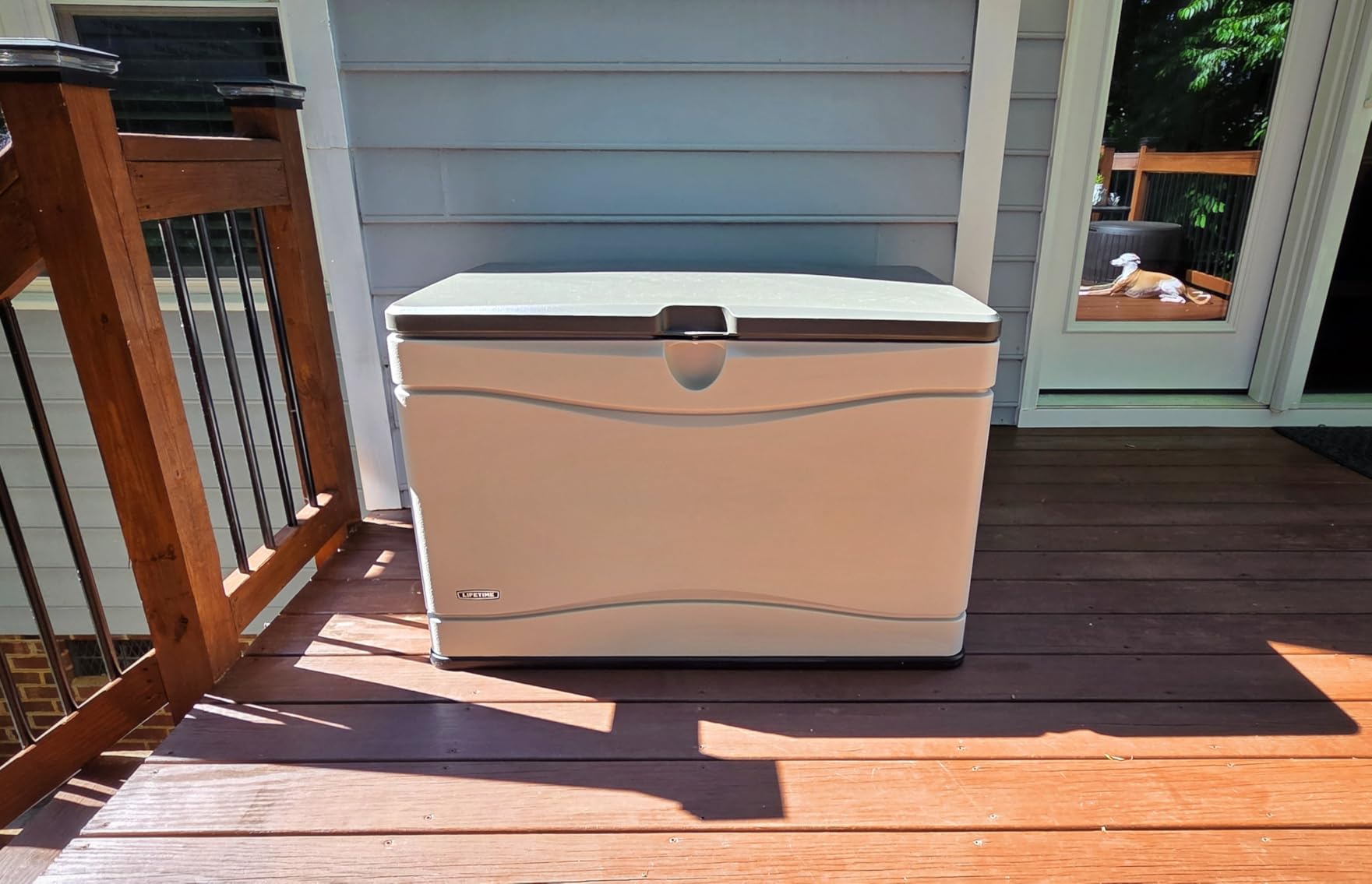 LIFETIME Outdoor Storage Deck Box, 130 Gallon, Arctic White, Lockable, UV-Protected, for Decks and Marine Docks customer photo 2