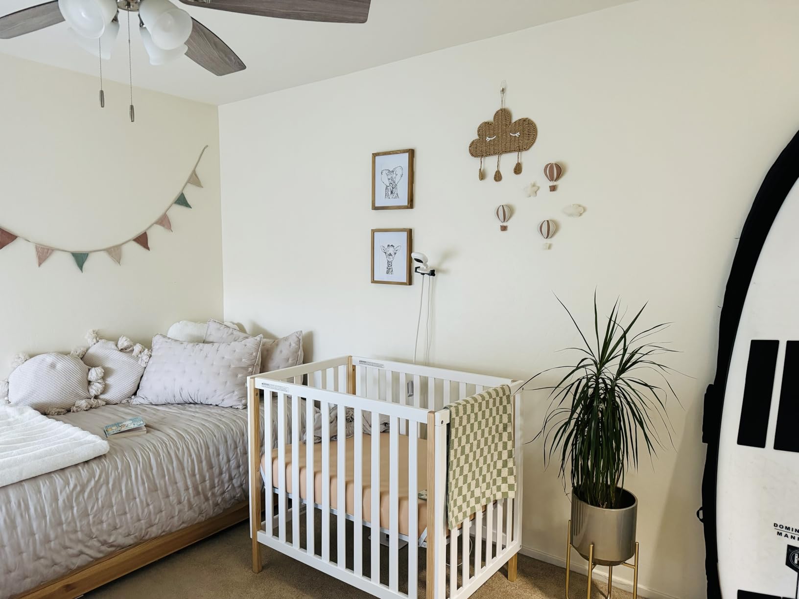Delta Children Gio Mini Crib with 2.75