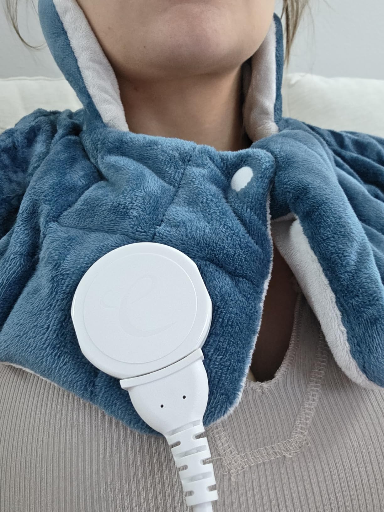 Comfytemp Heating Pad for Neck Shoulders Back, 2.6 Ib Weighted Heating Pad | Electric Large Heating Pad, FSA Eligible HSA, Birthday Gifts for Women Men, 9 Heat Setting, 11 Timers, Machine Washable, Blue customer photo 1
