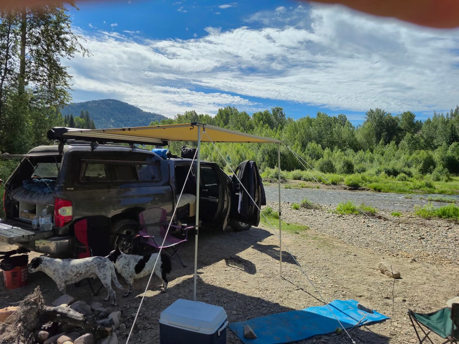 Timber Ridge Car Awning Camper Awning 8.2X6.5ft Truck Tent Waterproof PU10000mm UV50+ Rooftop Overland Camping, Retractable Side Tent Shade for Car/SUV/Truck/Van, Beige customer photo 1