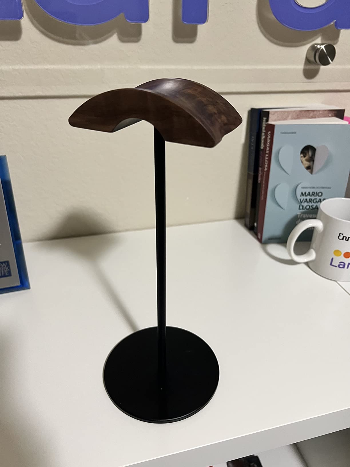 Headphone Stand, Walnut Wood & Aluminum Headset Stand, Nature Walnut Gaming Headset Holder with Solid Heavy Base for All Headphone Sizes (Gold) customer photo 1