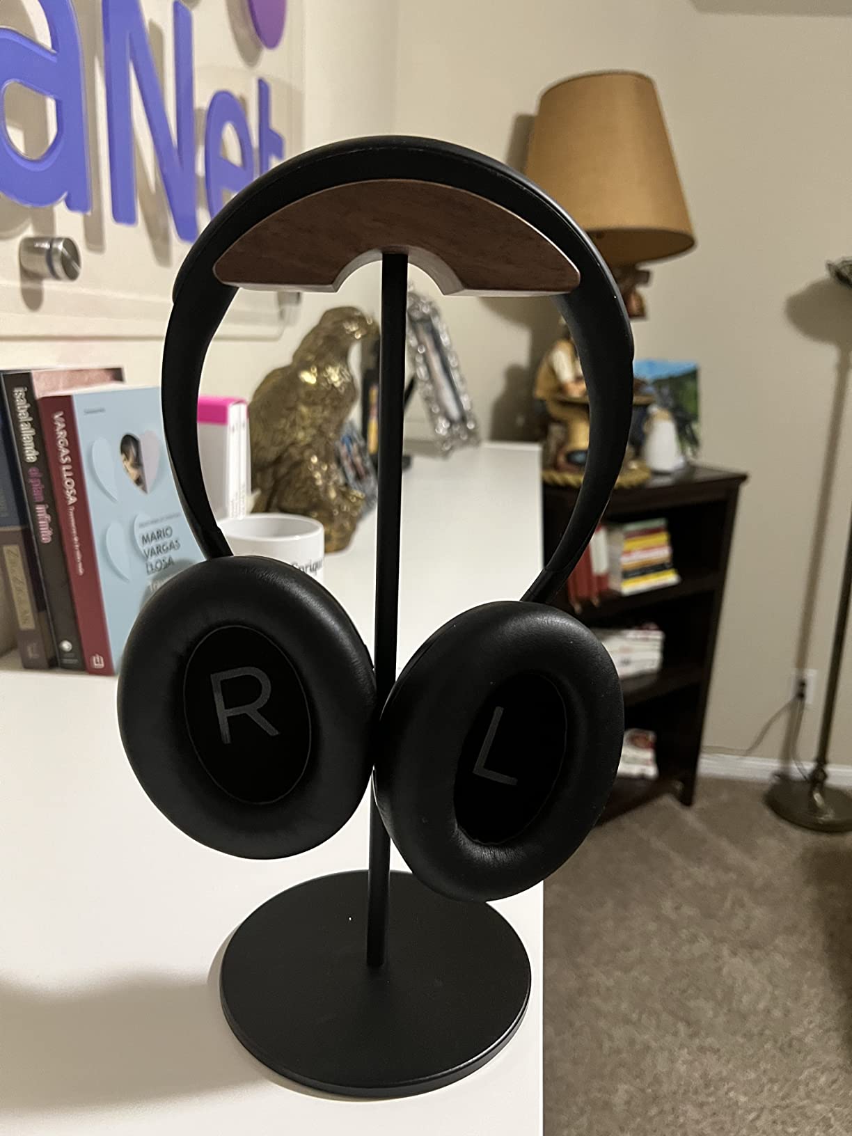 Headphone Stand, Walnut Wood & Aluminum Headset Stand, Nature Walnut Gaming Headset Holder with Solid Heavy Base for All Headphone Sizes (Gold) customer photo 2