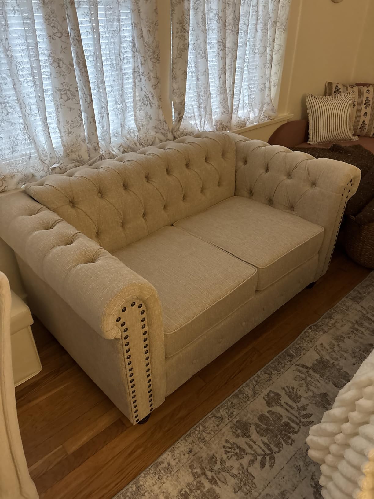 Morden Fort Classic Chesterfield Sofa Set 82'', Tufted Sofa for Couch Set with Solid Wood Legs Thick Cushion, Pet-Friendly Deep Seat Sofas Couches for Living Room Bedroom Apartment - Linen Beige customer photo 2