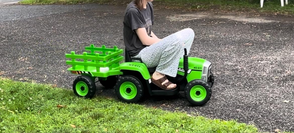 HONEY JOY Ride On Tractor with Trailer, 12V Battery Powered Electric Toy Tractor customer photo 1