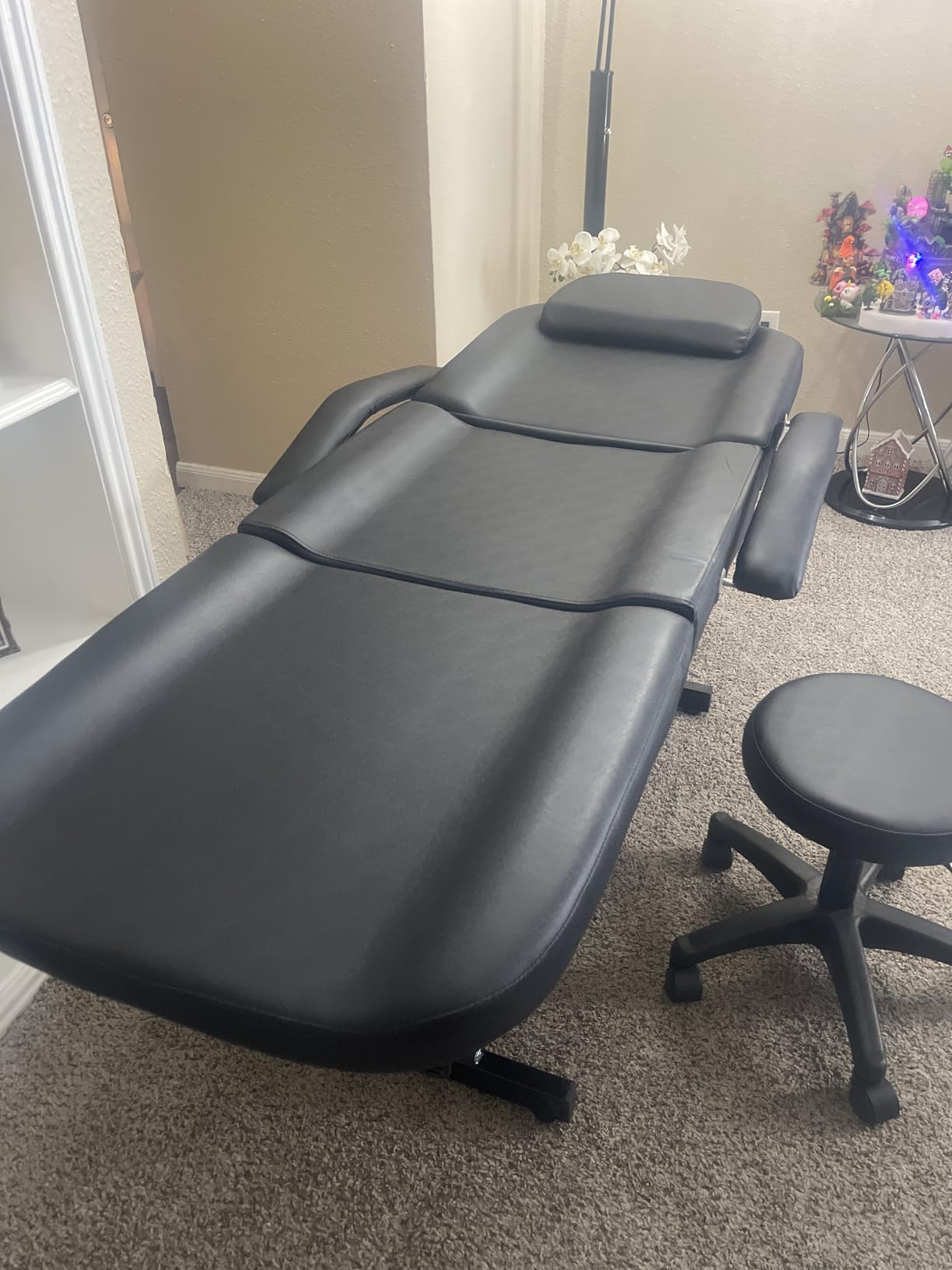 OmySalon Massage Salon Tattoo Chair Esthetician Bed with Hydraulic Stool, Multi-Purpose 3-Section Facial Bed Table, Adjustable Beauty Barber Spa Beauty Equipment, Black customer photo 2