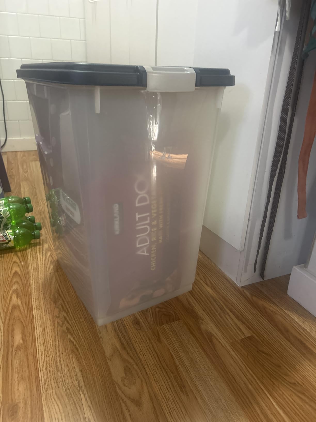 IRIS USA Dog Food Storage Container, Up to 54 lbs, Black, Made in USA | Wheels for Mobility, Airtight Seal, BPA-Free, Best for Bird Seed, Cat food, Cat Litter, Chicken Feed, Pellets, Flour, Rice customer photo 2