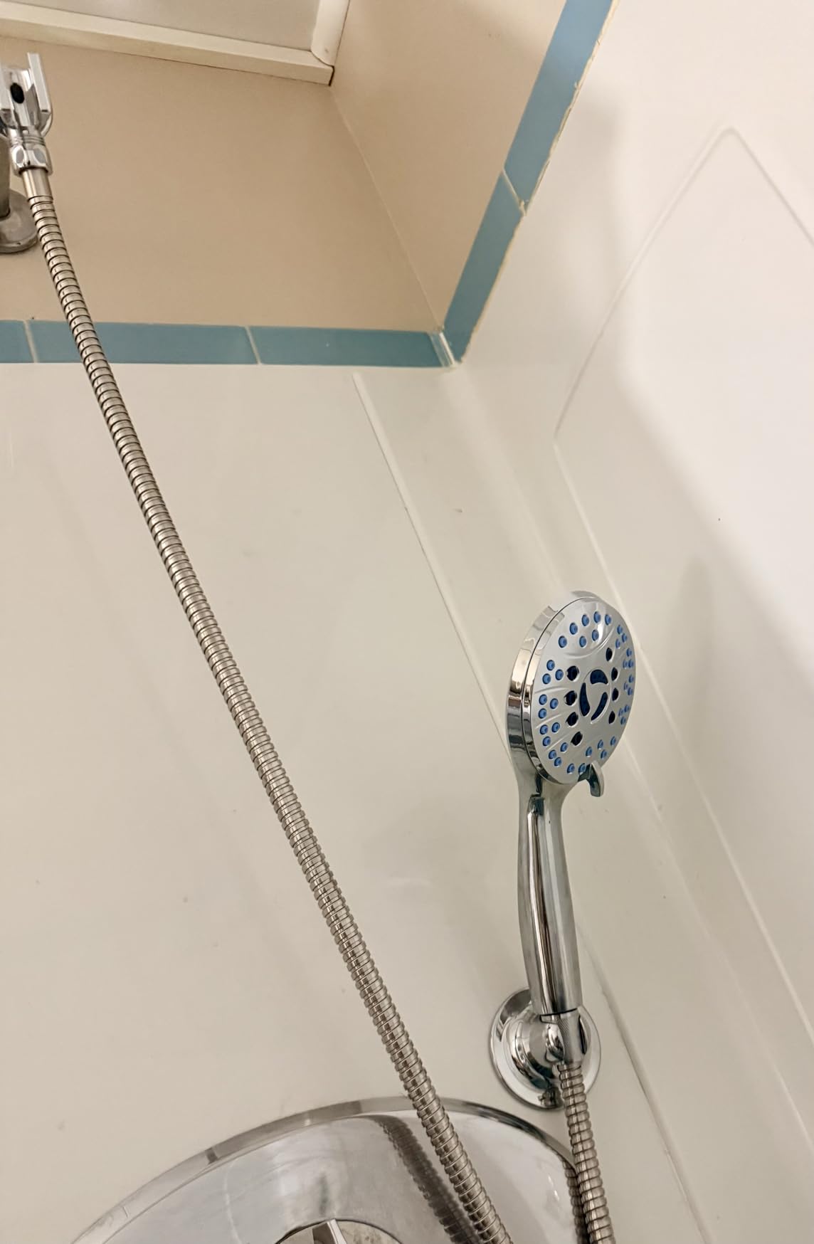 AquaCare 8-mode High Pressure Handheld Shower Head with 2-mode Power Wash | Stay Clean Nozzles, Dual Power Wash for Tub, Tile & Pets, Long 6 ft. Stainless Steel Hose, Wall & Overhead Brackets / Chrome customer photo 2