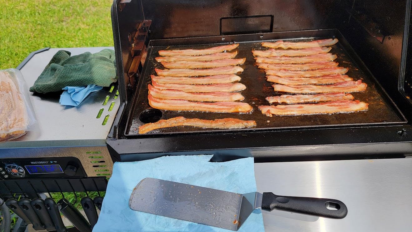 Masterbuilt Gravity Series 800 Smoker Grill - Charcoal Grill plus Griddle Insert, Digital Control, App Connectivity, 800 Cooking Square Inches, MB20040221 customer photo 2