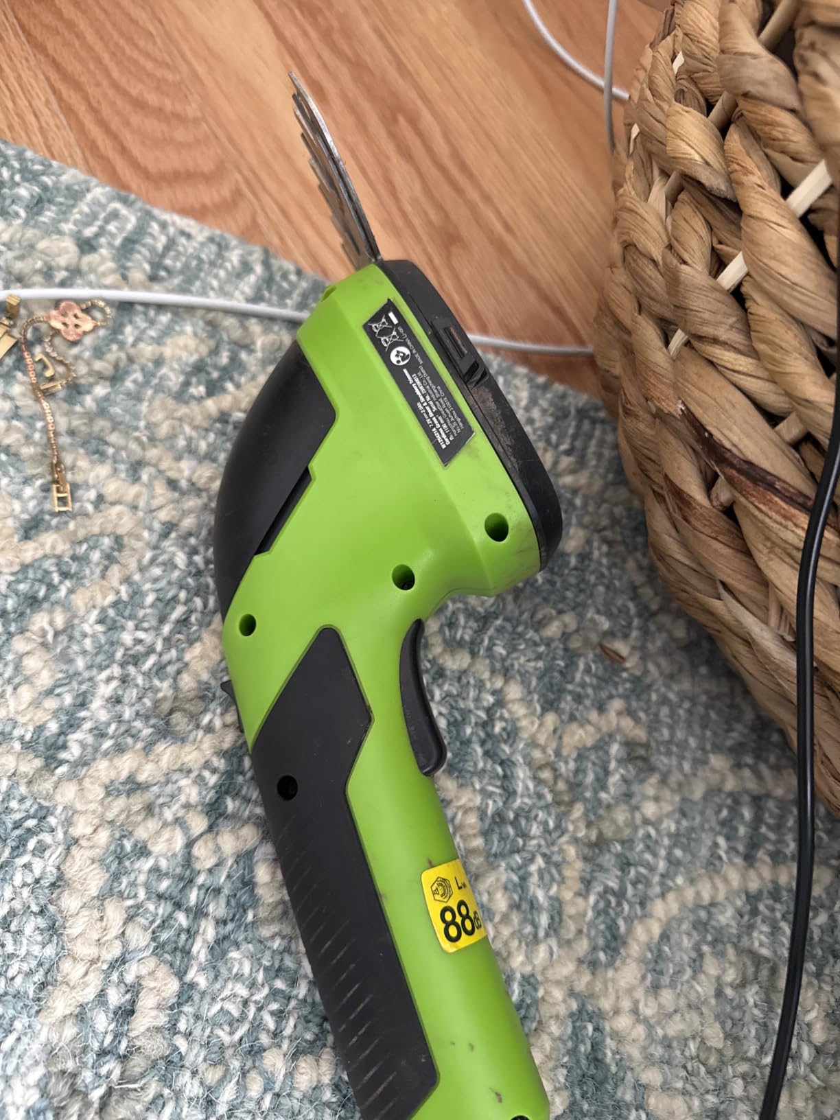 WORKPRO 7.2V Cordless Grass Shear & Shrubbery Trimmer | 5.9