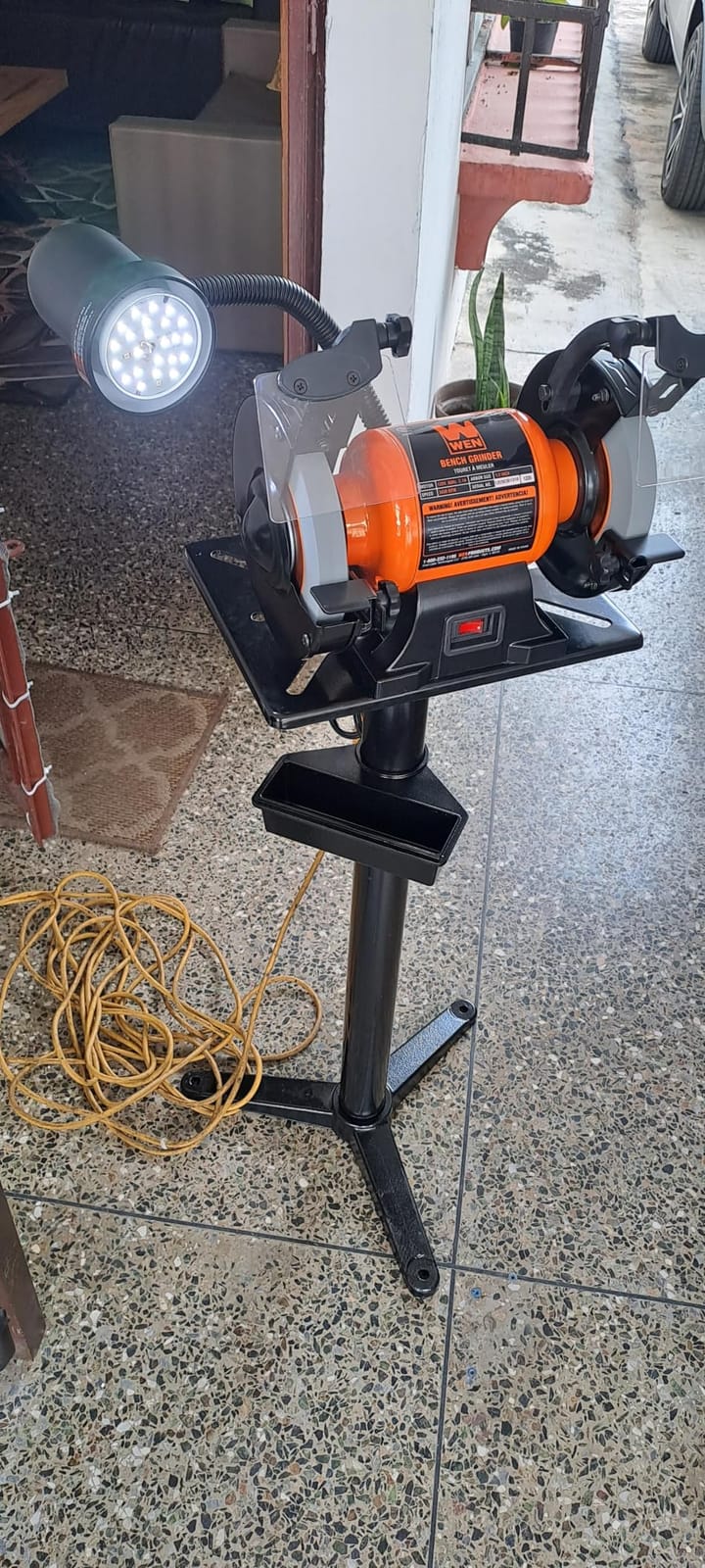 WEN BG4276 2.1-Amp 6-Inch Single Speed Bench Grinder with Flexible Work Light, Black,orange customer photo 1
