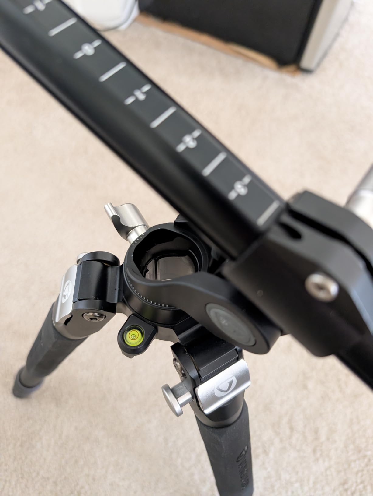 Vanguard VEO3T+264AB Travel Tripod with Ball Head and Multi-Angle Center Column for Overhead Shots customer photo 1