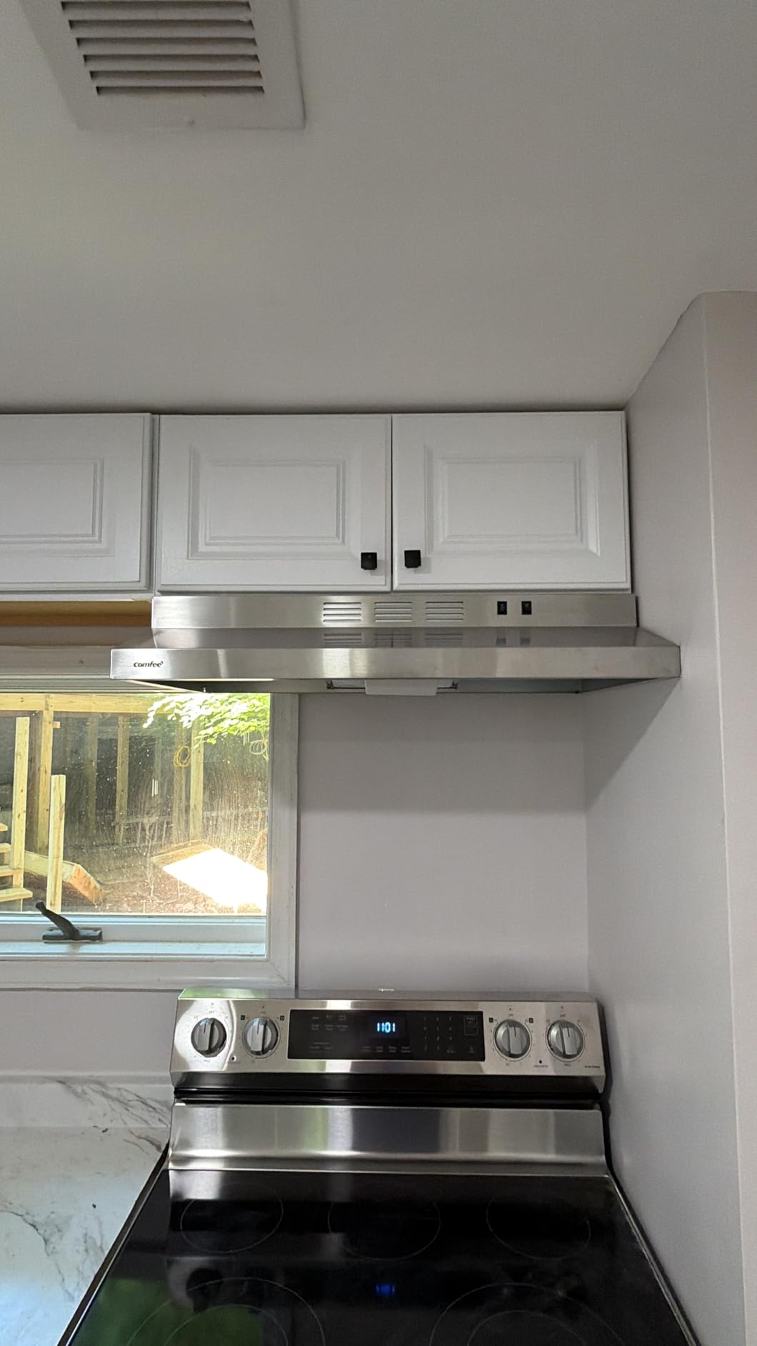 COMFEE' Range Hood 30 Inch Under Cabinet 200 CFM Ducted/Ductless customer photo 1