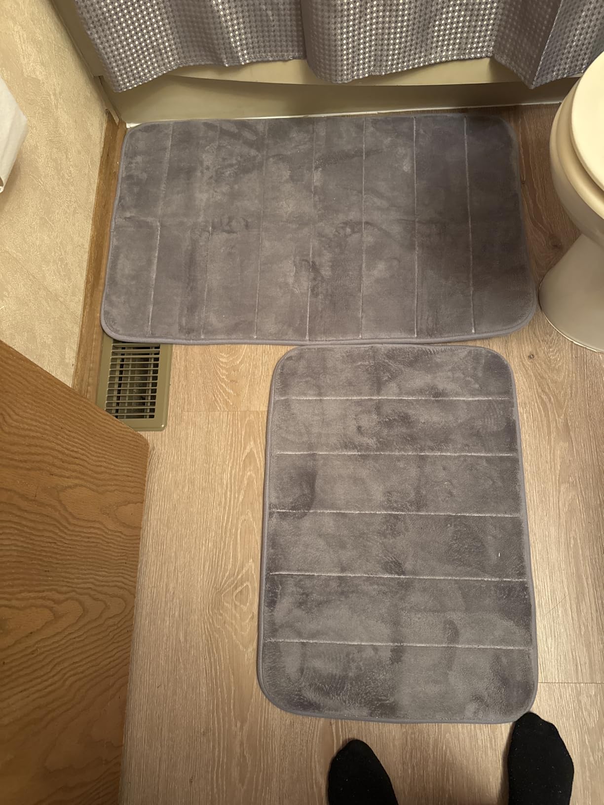 Yimobra Memory Foam Bathroom Rugs Sets 2 Piece - Super Soft Absorbent Quick Dry Bath Mat Set, Machine Washable Non Slip Floor Carpet for Tub Shower & Single Sink (17x24 & 31.5x20 Inch, Gray) customer photo 2
