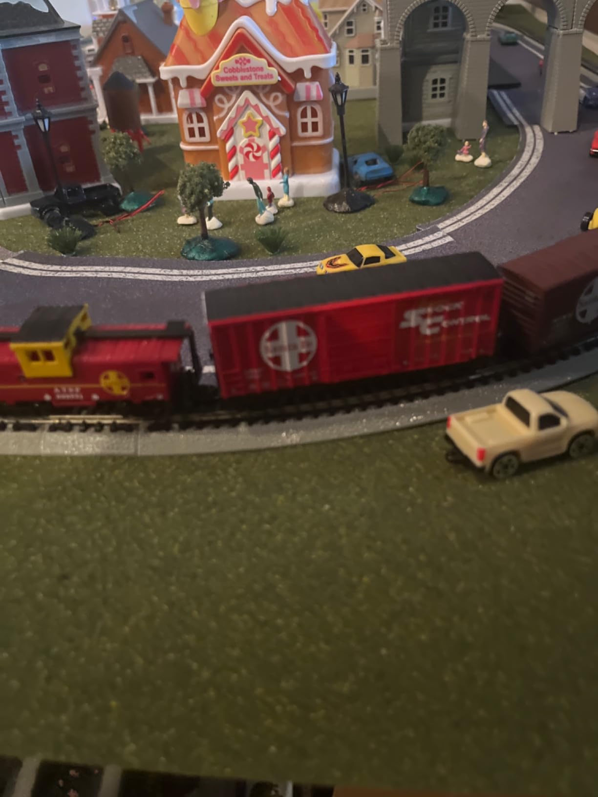 Bachmann Trains - HI-Cube Box CAR - ATSF #14044 - N Scale, Silver customer photo 2
