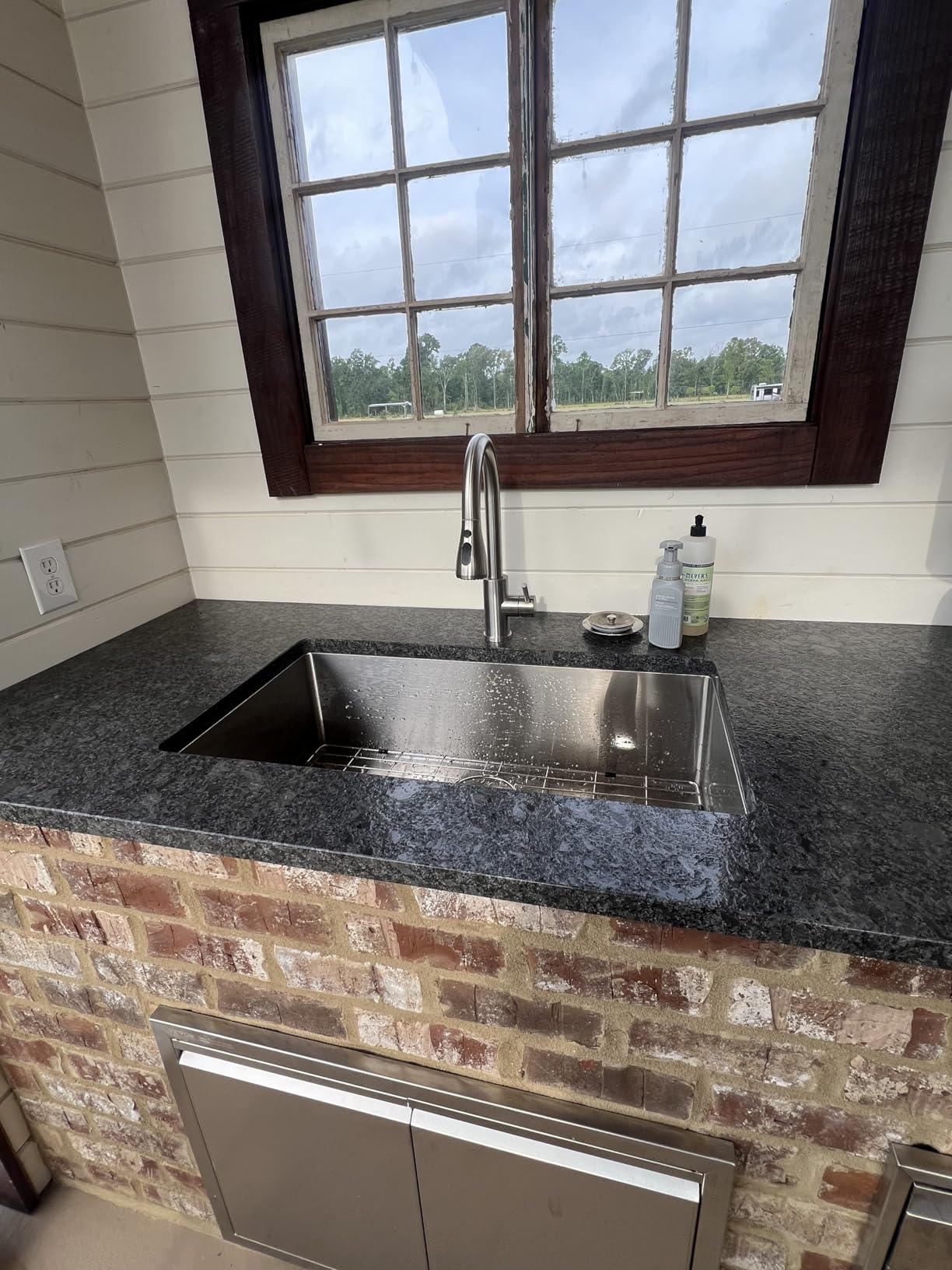 Kitchen Sinks 32x18 Inch Undermount Kitchen Sink Stainless Steel Sink 16 Gauge Single Bowl Set (5 Item Bundle: Sink, Bottom Grid, Drain Assembly, Drain Cap, Towel) customer photo 2