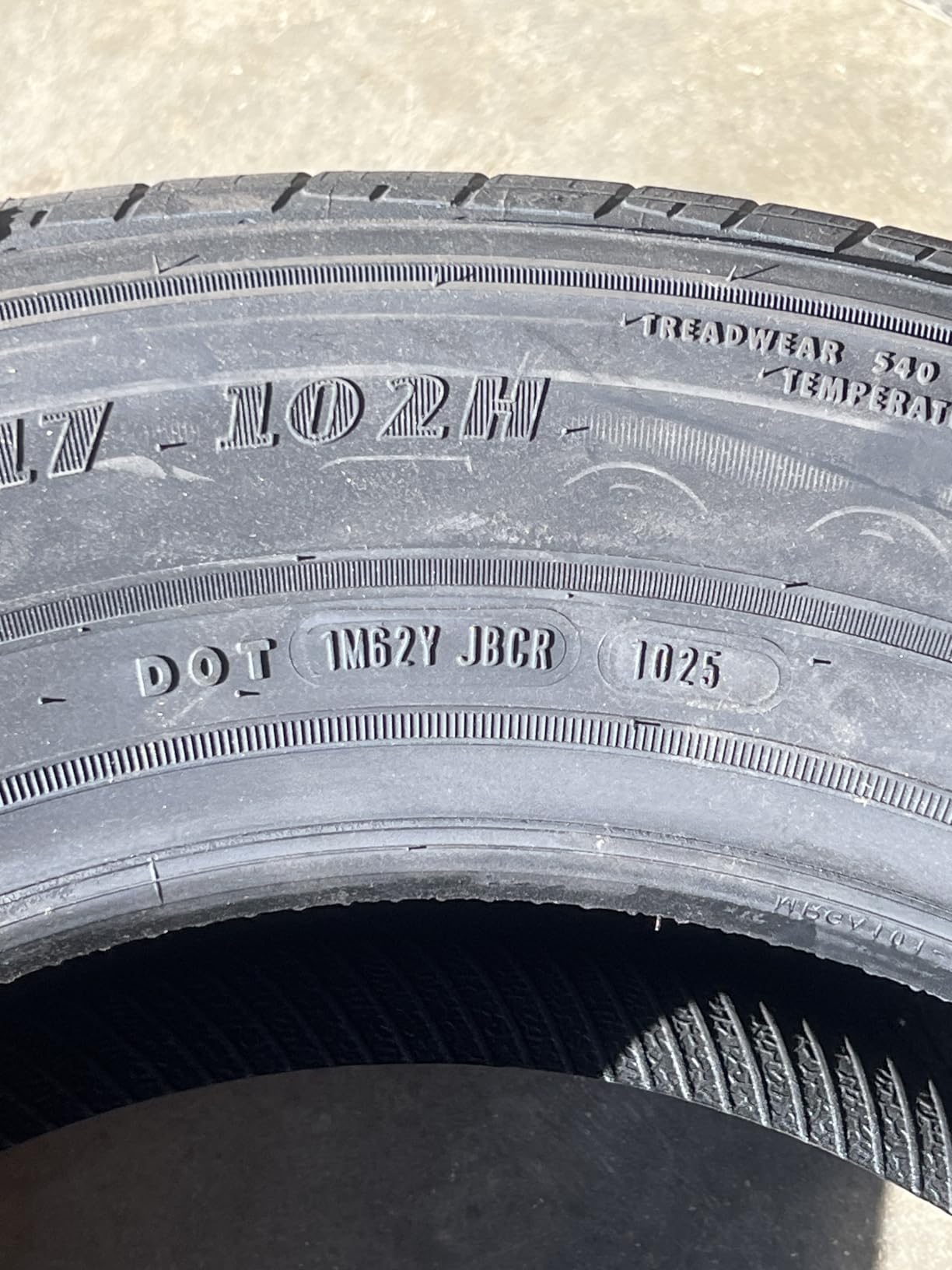 Goodyear Assurance Finesse All-Season 225/65R17 SL 102 H Tire customer photo 2