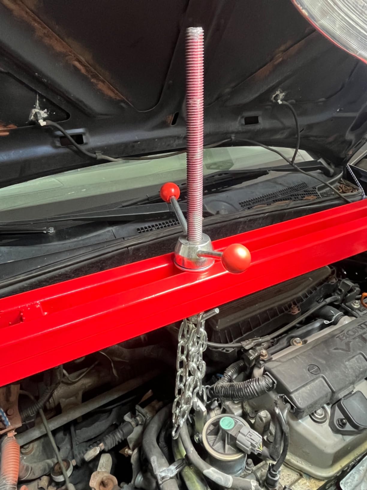 VEVOR Engine Support Bar 1100 Lbs Capacity Engine Transverse Bar Engine Hoist 2 Point Lift Holder Hoist Dual Hooks, Engine Hoist Keeps Engine Stable for Home Garages & Auto Repair Shop customer photo 2