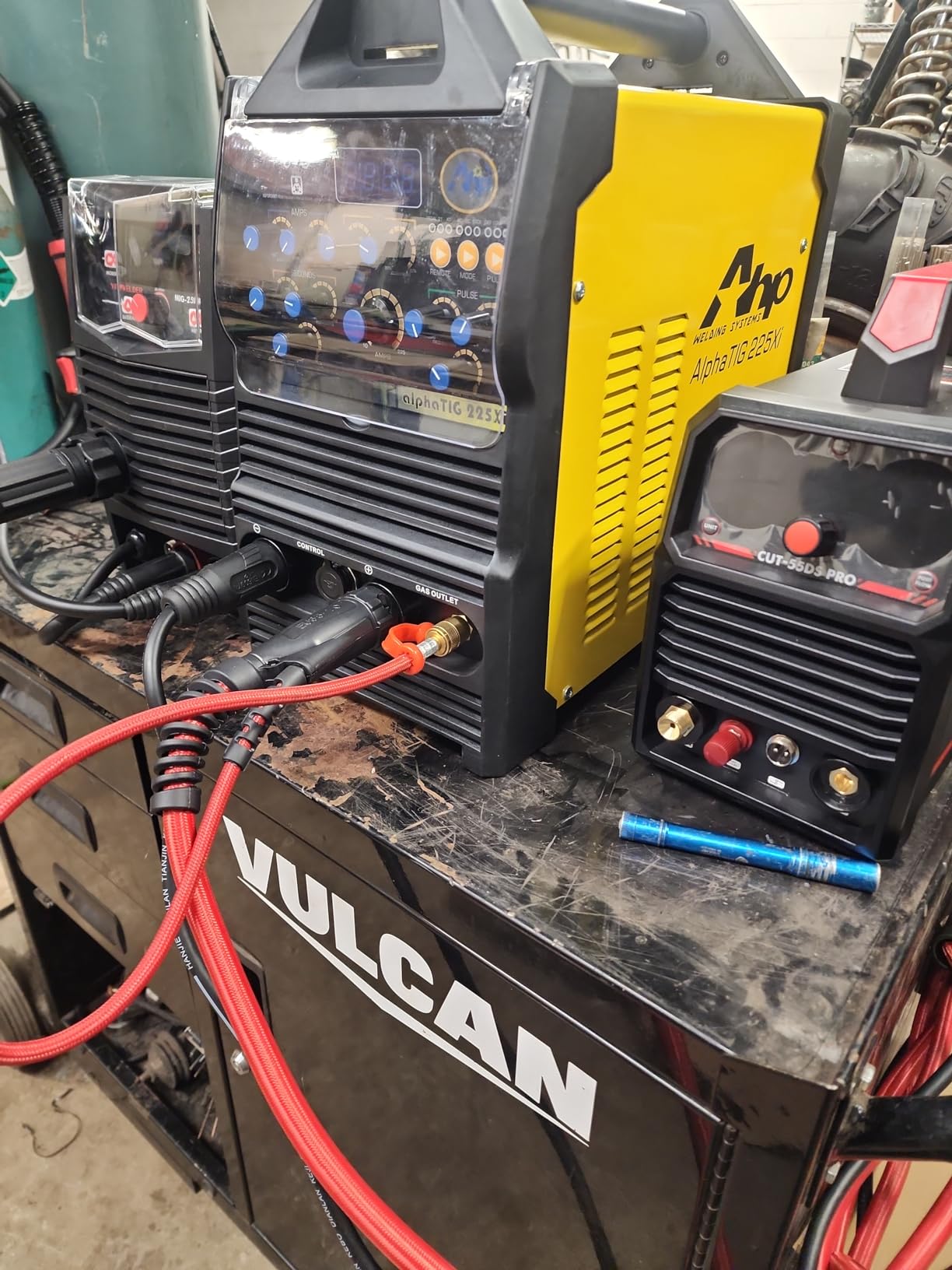 New 2024 AHP Alpha-TIG 225Xi 200 Amp IGBT AC/DC Pulse TIG/Stick Welder 110v/220v Dual Voltage customer photo 1
