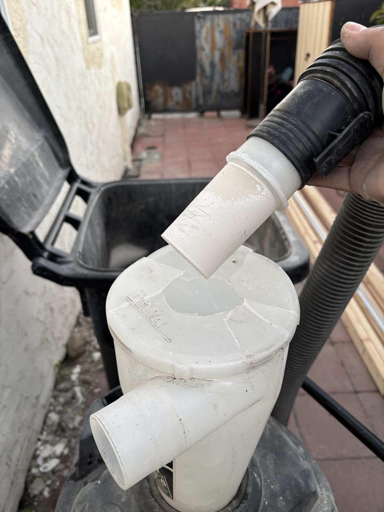 DEWALT 6 Gallon Dust Separator for Wet/Dry Shop Vacuums, DXVCS002 customer photo 1