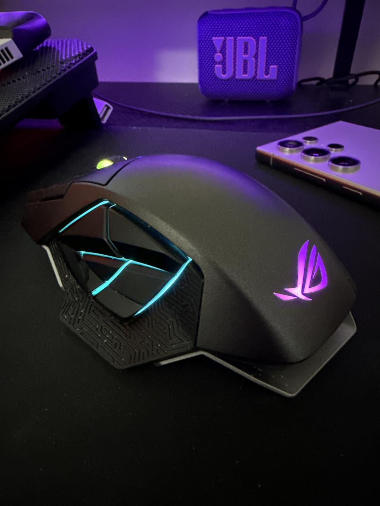 ASUS ROG Spatha X Wireless Gaming Mouse - MMO/MOBA Design, 12 Programmable Buttons, Right-Handed, 168g, Dual-Mode (Wired/2.4GHz), 19K DPI, up to 67Hr Battery, Magnetic Charging Dock, PC/Mac Support customer photo 1
