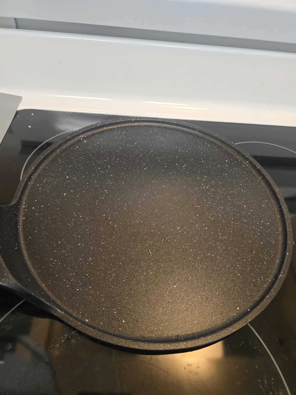 ESLITE LIFE 9.5 Inch Crepe Pan with Spreader, Nonstick Granite Coating Dosa Pan, Roti Tawa Comal Para Tortillas Pancake Griddle Pan, Induction Compatible, PTFE & PFOA Free, Black customer photo 1