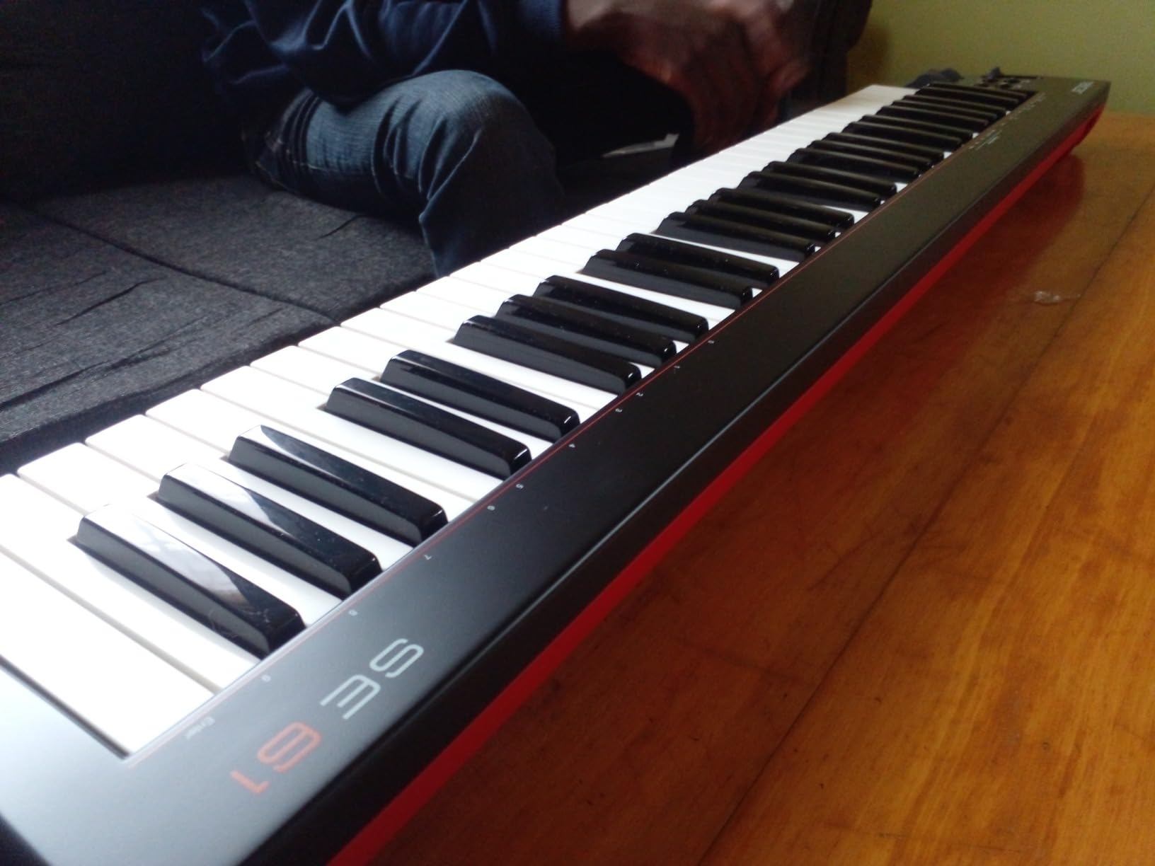 Nektar SE61 USB MIDI Controller Keyboard with Nektar DAW Integration customer photo 1