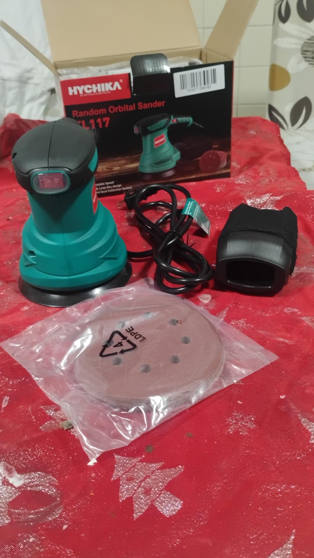 HYCHIKA 5-Inch Random Orbital Sander, 13000RPM Electric Palm Sander with 6 Variable Speeds, Powerful Motor, 12PCS Sandpapers and Efficient Dust Collection Bag, for Woodworking, Finishing and Polishing customer photo 1