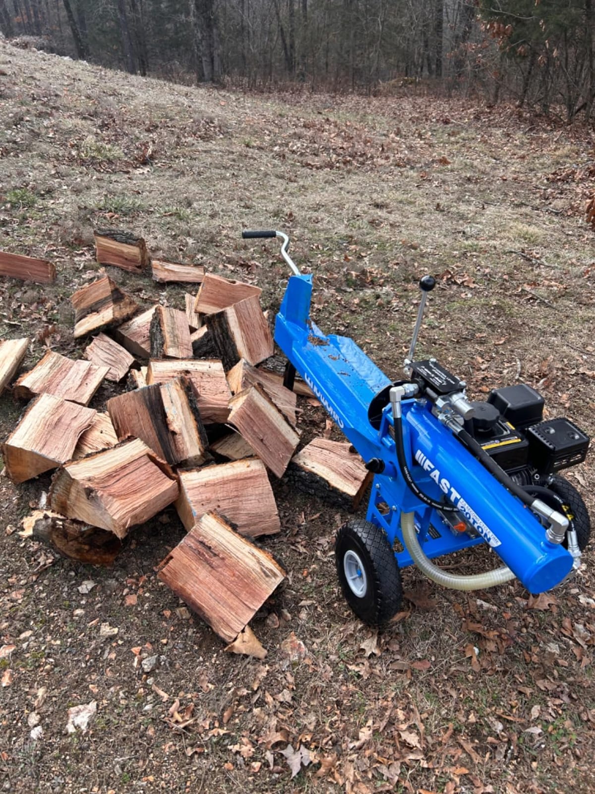 Landworks Portable 20-Ton Gas Log Splitter, 7 HP, Rapid Auto Return | Two-stage pump to apply 20 tons to 20