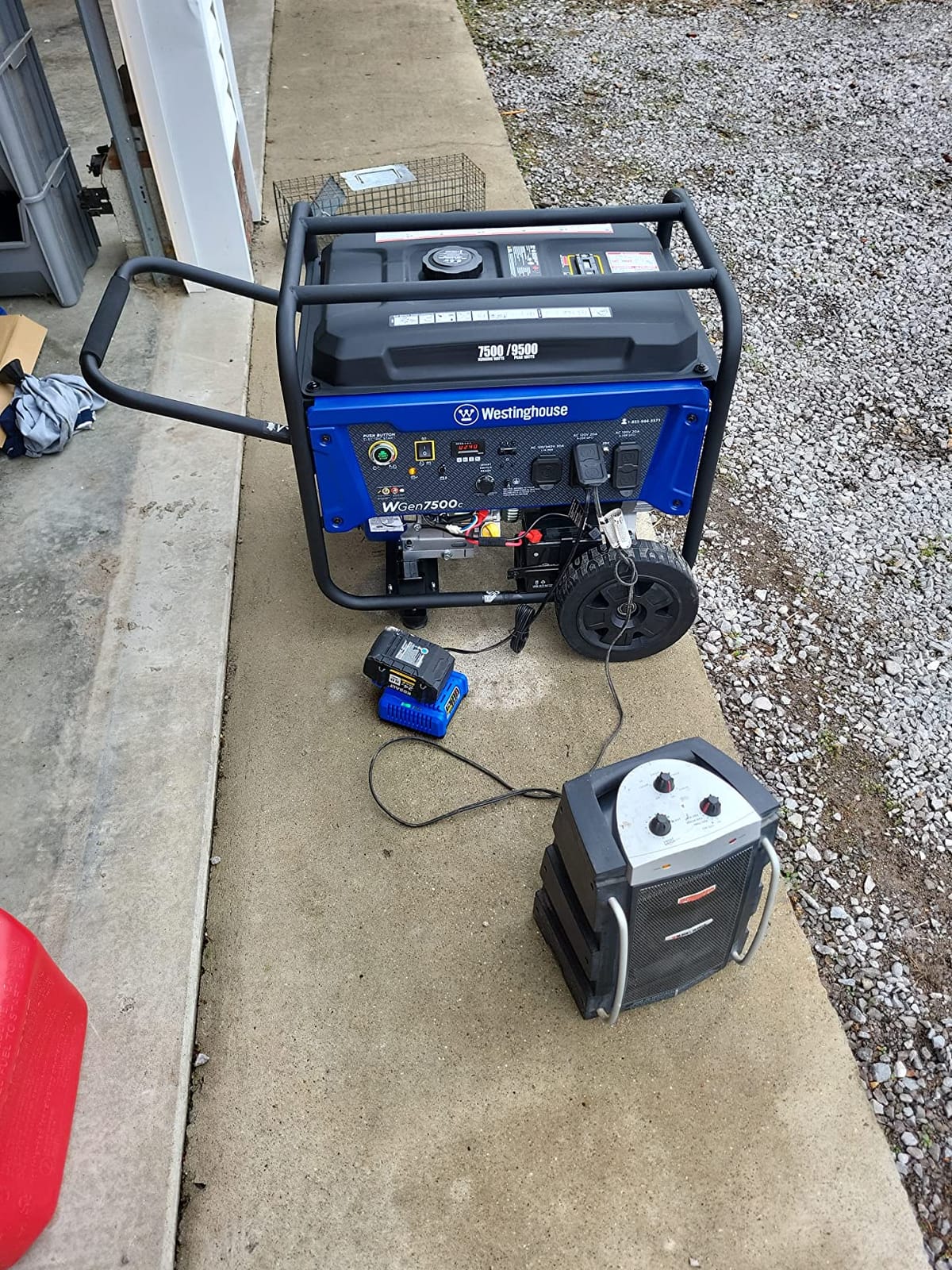 Westinghouse 9500 Peak Watt Home Backup Portable Generator, Remote Electric Start with Auto Choke, Transfer Switch Ready, Gas Powered, CO Sensor customer photo 2