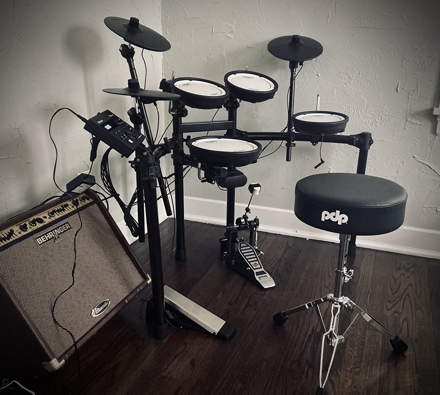 Roland TD-07DMK Electronic V-Drums Kit - Legendary Double-Ply All Mesh Head kit with superior expression and playability - Bluetooth Audio & MIDI customer photo 2
