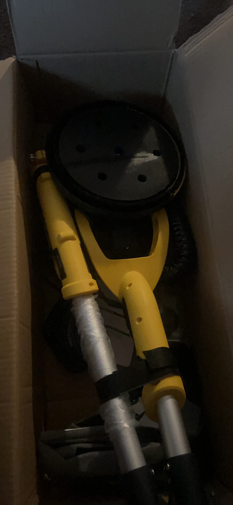 Drywall Sander, Electric Drywall Sander with Vacuum, Automatic Dust Removal, 7 Variable Speed, 900-1800RPM, 26' Power Cord, Labor-Saving Handle and Patented Fixture for Ceiling Sanding, LED Light customer photo 1