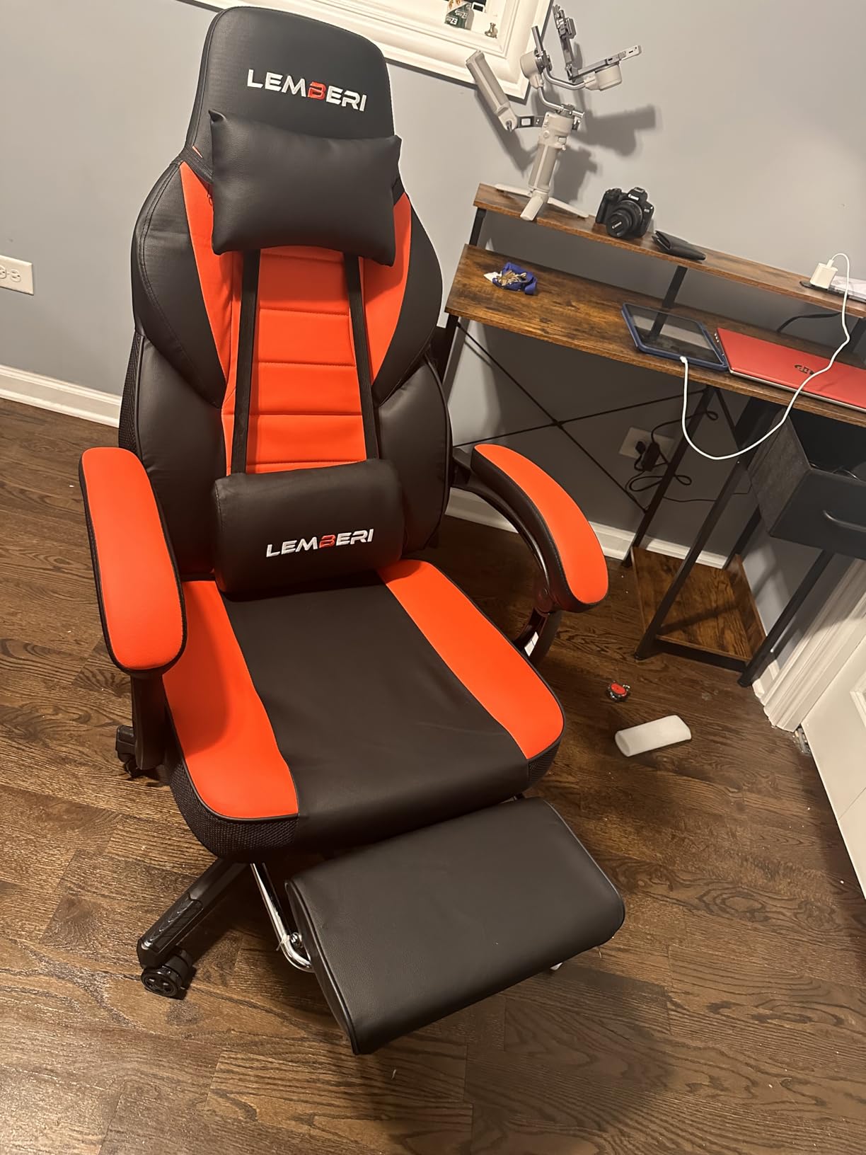 LEMBERI Big and Tall Gaming Chair, 400lb Capacity, Red | Heavy-duty steel frame, wide seat & high back, PU leather, reinforced footrest, linkage armrests for PC desk & office customer photo 2