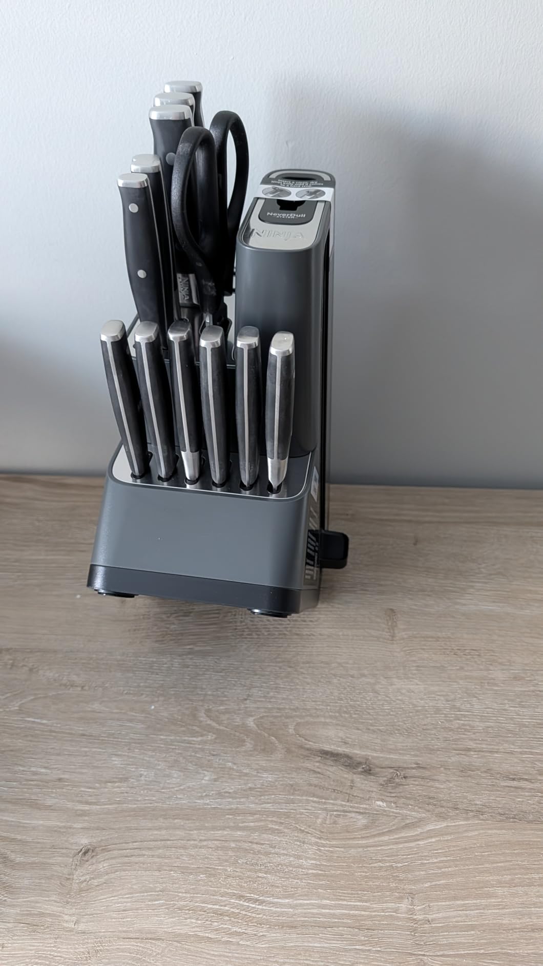 Ninja K32012 Foodi NeverDull Premium Knife System, 12 Piece Knife Block Set with Built-in Sharpener, German Stainless Steel Knives, Black customer photo 1