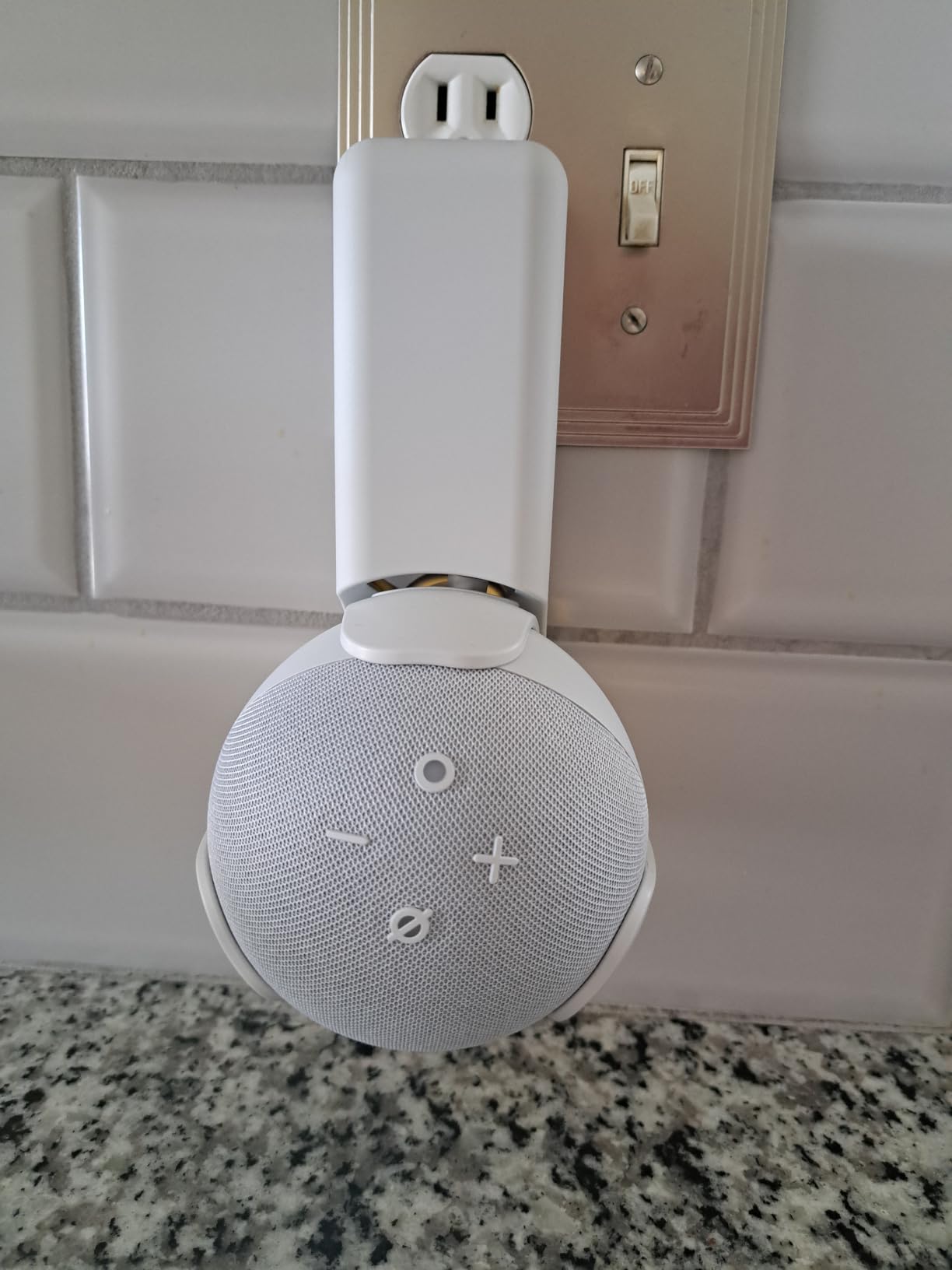 Amazon Echo Dot (newest model) - Vibrant sounding speaker, Designed for Alexa+, Great for bedrooms, dining rooms and offices, Glacier White customer photo 2