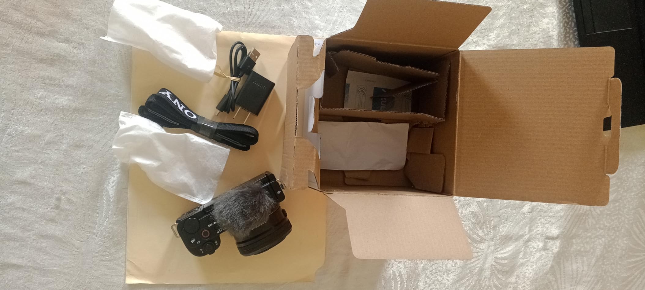 Sony Alpha ZV-E10 - APS-C Interchangeable Lens Mirrorless Vlog Camera Kit - Black customer photo 2