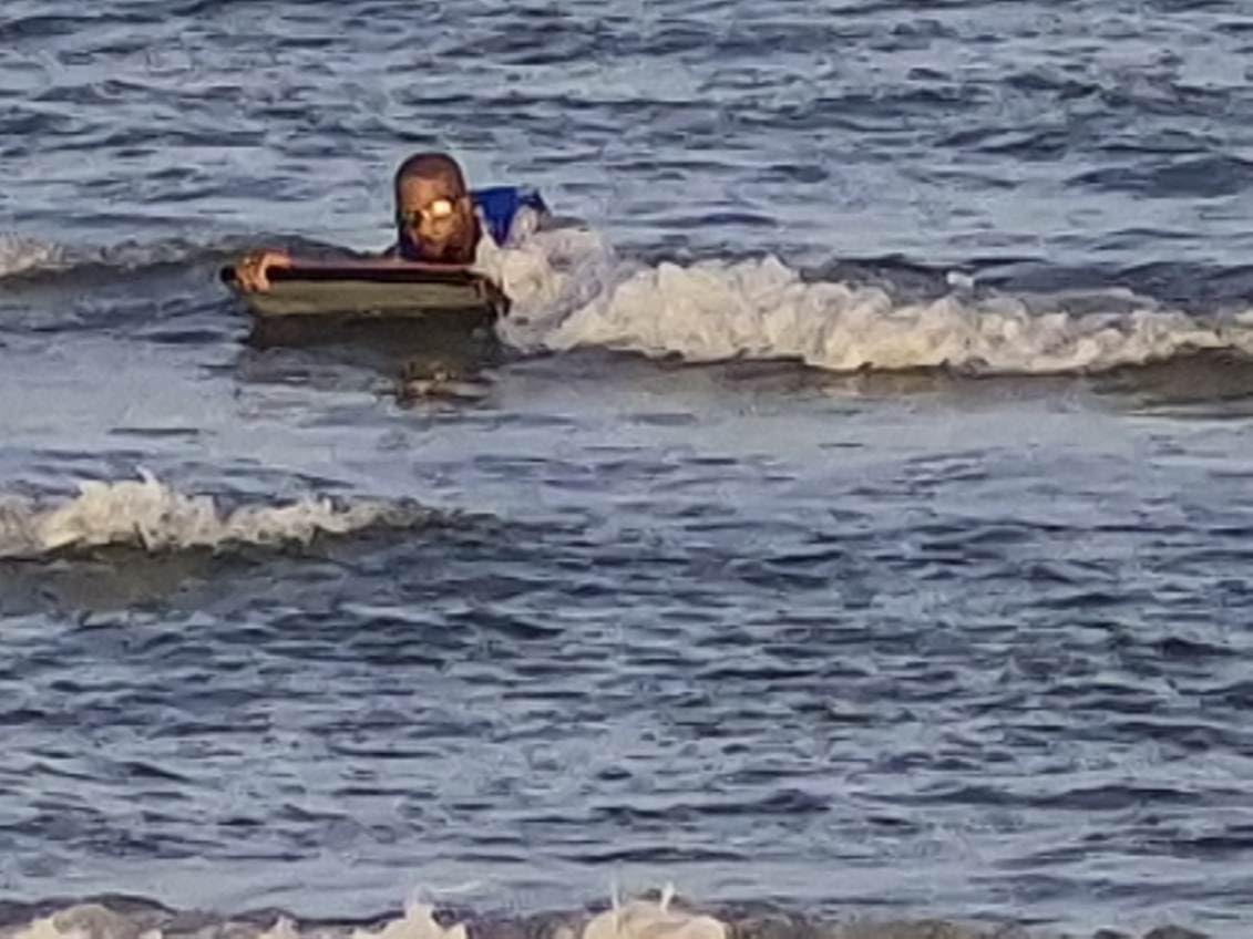 Bodyboard 42.5 inch Body Boards for Adults with PE Core, IXPE Deck, 2 FRP Stringers, HDPE Slick Bottom, Coming with Coiled Wrist Leash and Bodyboard Bag, Perfect Surfing for All Levels Surfers customer photo 1