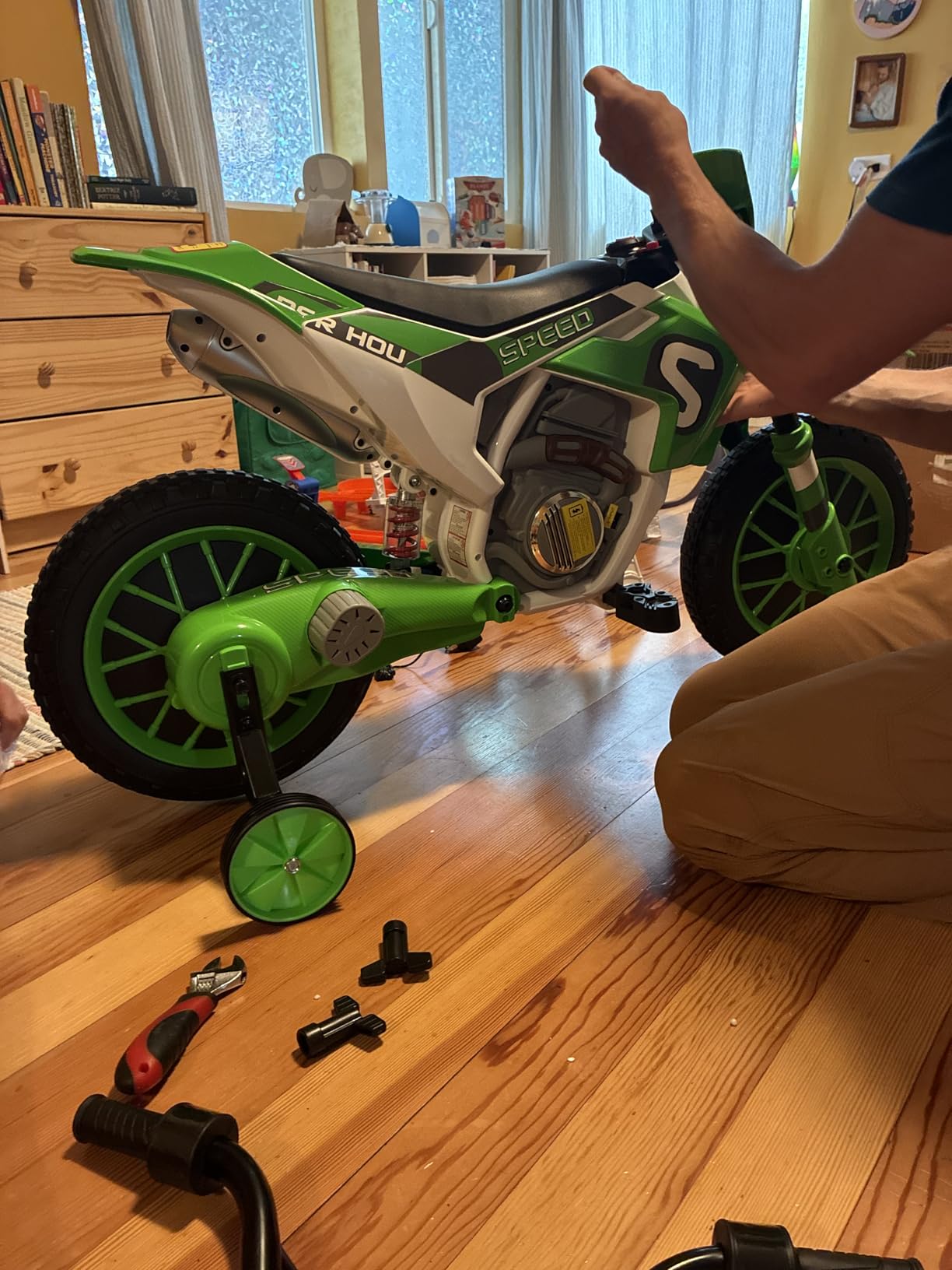 Aosom 12V Kids Motorcycle w/Treaded Tires, 5mph Top Speed for Kids, Blue | Electric Bike, Ride On Motorcycle w/ 2 x 25W Motors, Max 5MPH, Training Wheels, Spring Suspension customer photo 2