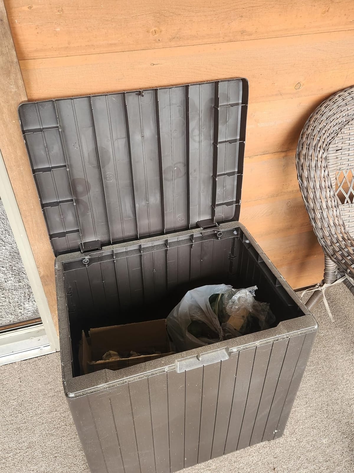 Keter City 30 Gal Outdoor Storage Box and Patio Side Table | Grey, Resin, Compact, Weatherproof, Lockable, Easy Assembly, Organization, Pool Accessories Storage customer photo 1