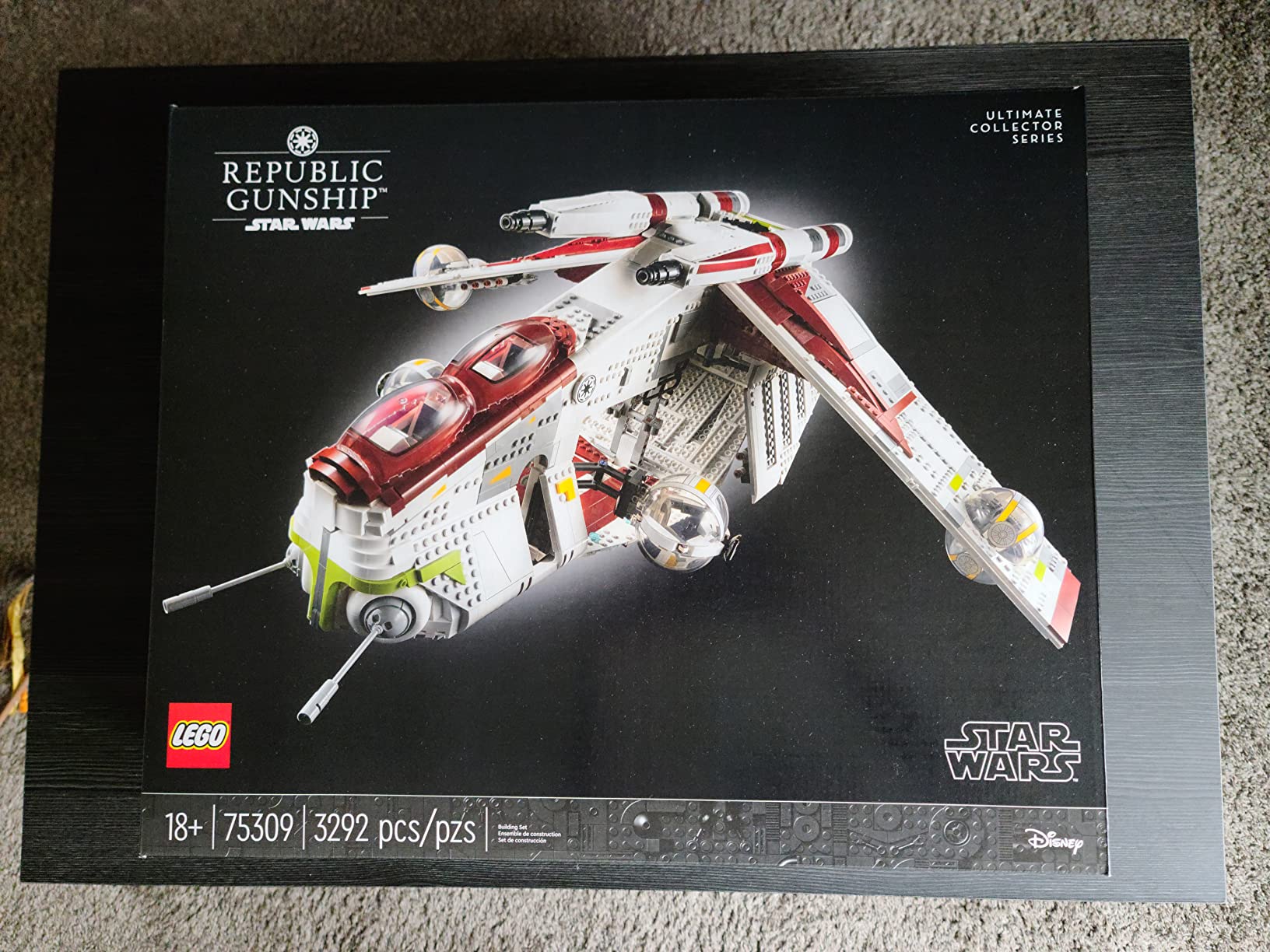 Star Wars Republic Gunship 75309 UCS Display Model Kit for Adults to Build, Ultimate Collector Series customer photo 2