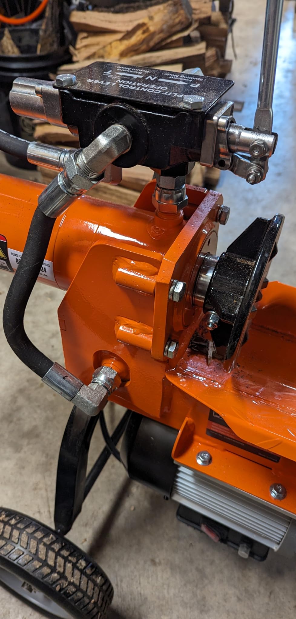 SuperHandy Hydraulic Log Splitter, 14 Ton, Portable Firewood Splitter | for firewood, cabins and seasonal wood prep; auto-return ram helps keep splitting cycles moving; Firewood Splitter; Wood Prep customer photo 1