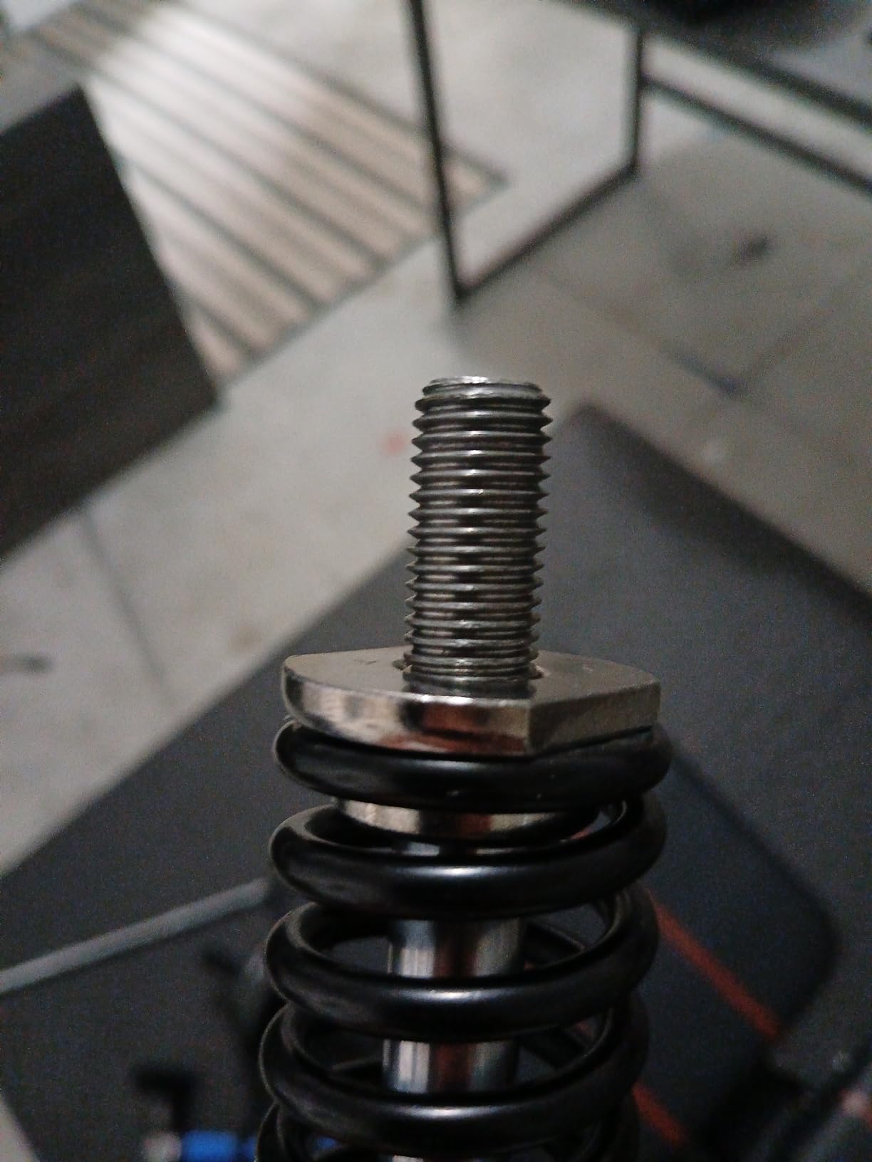 Bter Electric Scooter Front Shock Absorber, 10inch Electric Scooter Front Suspension, Stainless Steel Hydraulic Spring Shock Absorber for KUGOO: M4, 24.5cm/10.0in Scooter Modification (Black) customer photo 1