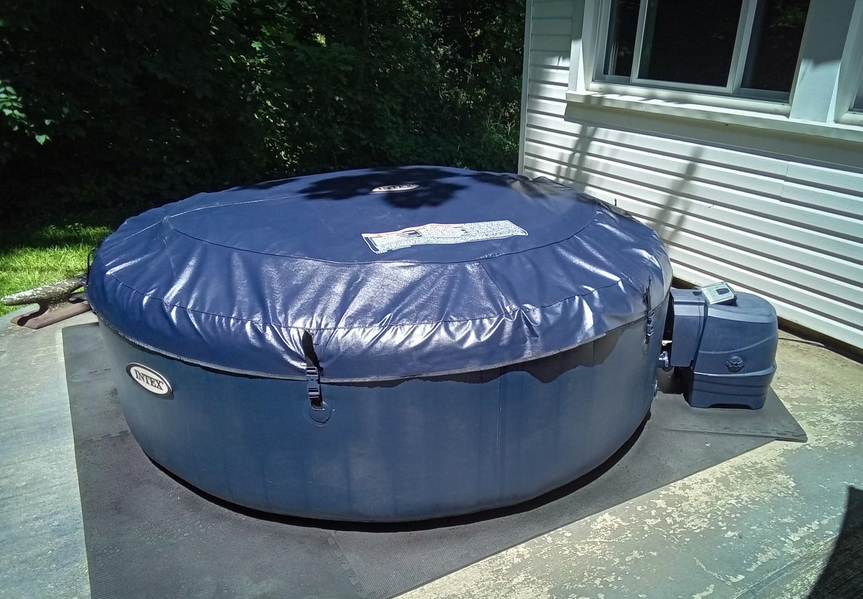 INTEX PureSpa Plus 6 Person Round Inflatable Hot Tub, Bubble Massage Spa Set with Energy Efficient Cover, 2 Headrests, & LED Light, 85 in x 28 in customer photo 1