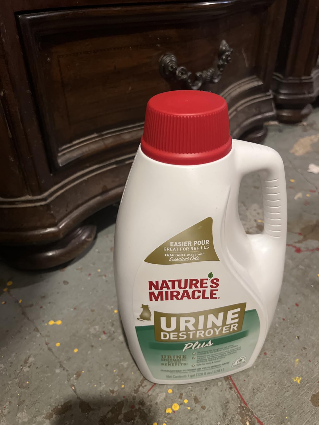 Nature's Miracle Cat Urine Destroyer Plus, Enzymatic Cleaner, 32 oz | Destroys the Toughest Cat Urine Stains, For Use on Multiple Surfaces, Safe For Pets and Home*, Fresh Scent customer photo 2