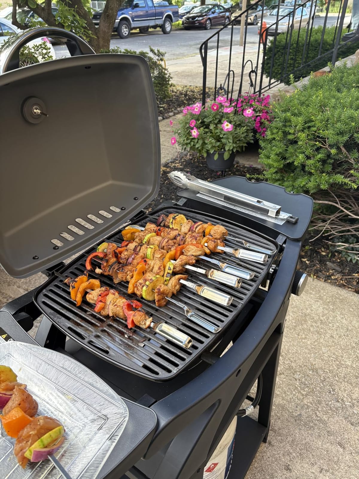 MASTER COOK Single Burner Propane Gas Grill, 11,500 BTU Portable Tabletop Barbecue Grill with Cart for Patio, Camping, Travel customer photo 2