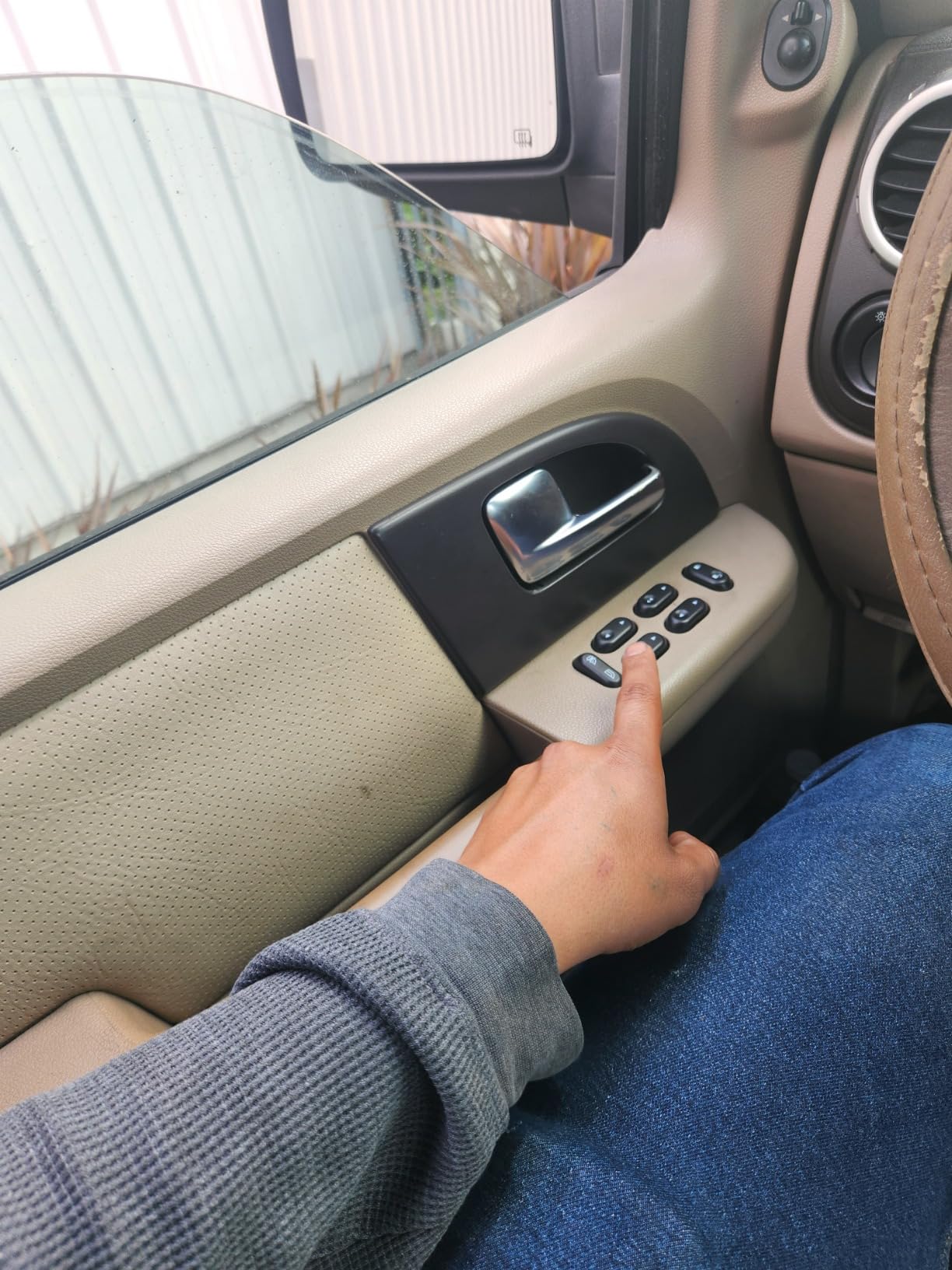 Master Power Window Switch for 2004-2008 Ford F-150 03-06 Expedition | Compatible with 2003-2008 Crown Victoria, 06-08 Lincoln Mark LT, 03-08 Grand Marquis/Marauder, Replace OEM 5L1Z14529AA customer photo 2