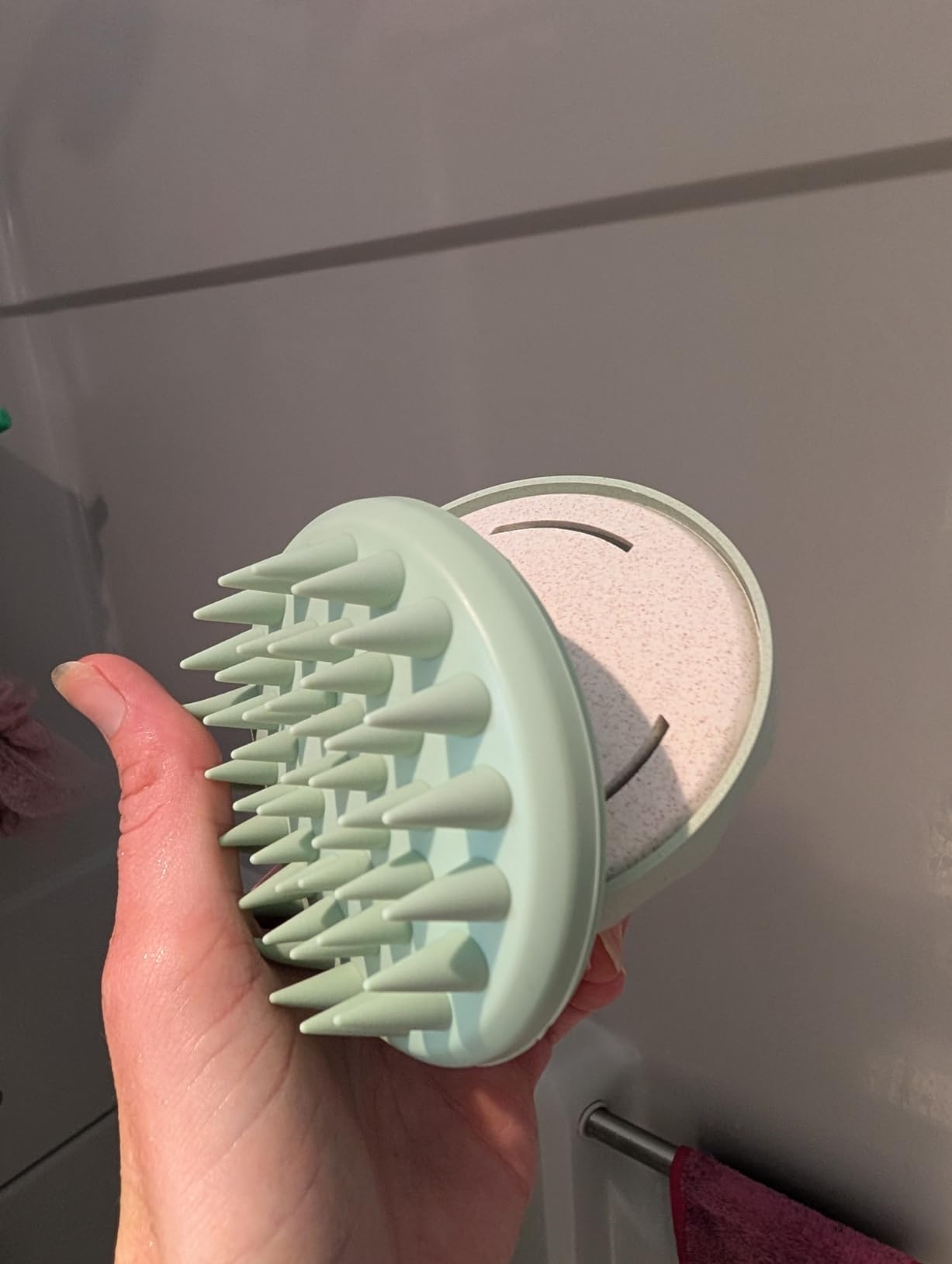 Sndyi Scalp Massager Shampoo Brush, Scalp Scrubber with Soft Silicone Bristles, Scalp Exfoliator for Dandruff Removal, Scalp Massager for Hair Growth, Wet Dry Hair Brush for Scalp Care, Green customer photo 2